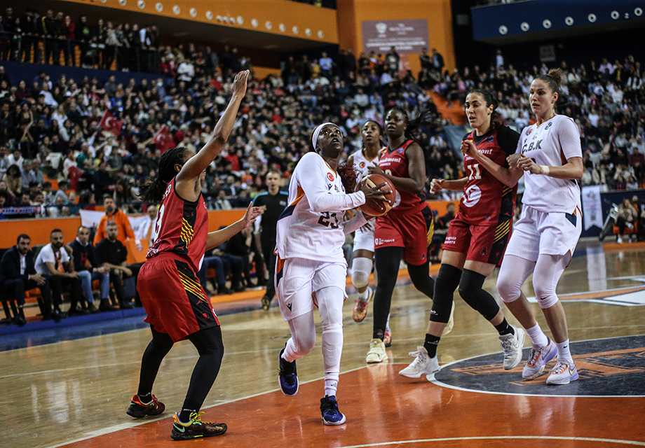 ÇBK Mersin, rövanş öncesi 17 sayılık avantaj elde etti