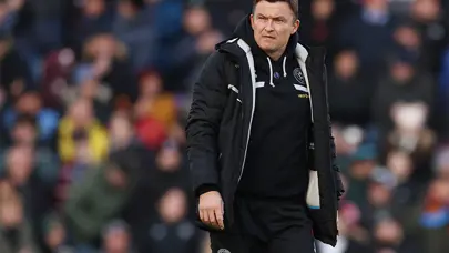 Premier Lig'de sezonun ilk ayrılığı