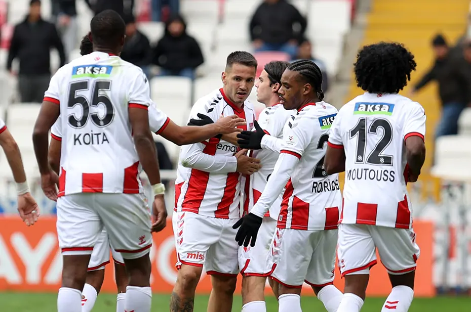 Süper Lig'in şampiyonluk oranları güncellendi: Galatasaray ve Fenerbahçe'de büyük değişim - 14