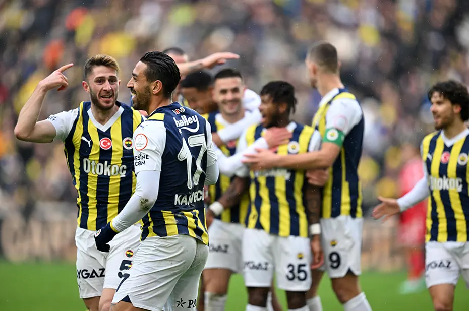 Nisan ayında Fenerbahçe'yi bekleyen zorlu fikstür: 2 derbi, 2 çeyrek final maçı - 8 Nisan ayında Fenerbahçe'yi bekleyen zorlu fikstür: 2 derbi, 2 çeyrek final maçı - 8