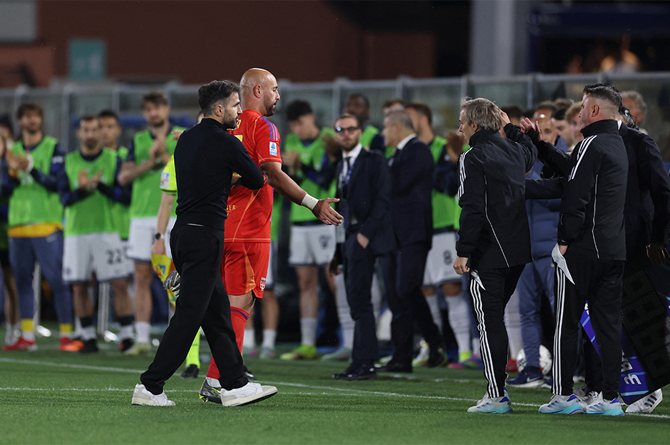 Kırmızı kart gördü, kariyerinin son maçını tamamlayamadı