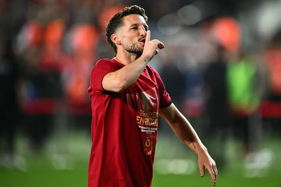 Galatasaray'da bir dönem sona erdi: Şampiyonluk sonrası ayrılık resmen açıklandı - 6