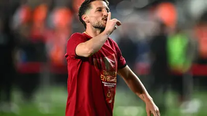 Mertens'ten gelecek sezona dair olay sözler: "Belki de başka takım..."