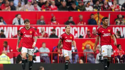 Manchester United'a stoperlerinden kötü haber