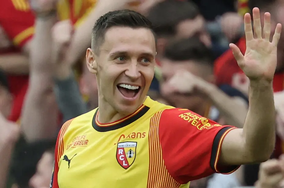 Galatasaray, Frankowski ile anlaşma sağladı: İşte maaşı ve sözleşme süresi - 2 Galatasaray, Frankowski ile anlaşma sağladı: İşte maaşı ve sözleşme süresi - 2