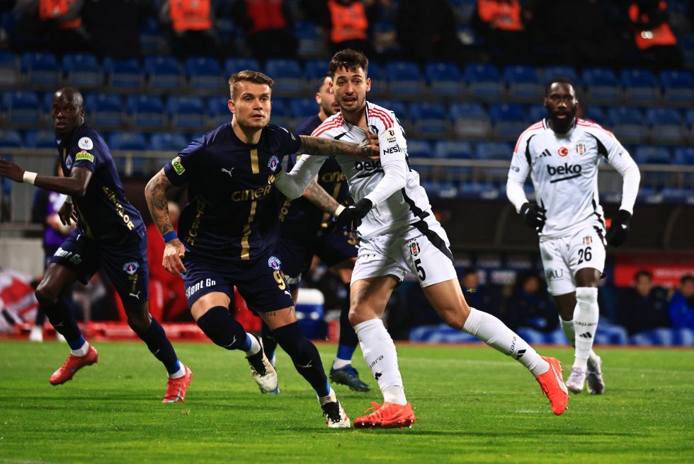 Beşiktaş'ta stoper krizi: Başakşehir maçına sürpriz tercih - 3