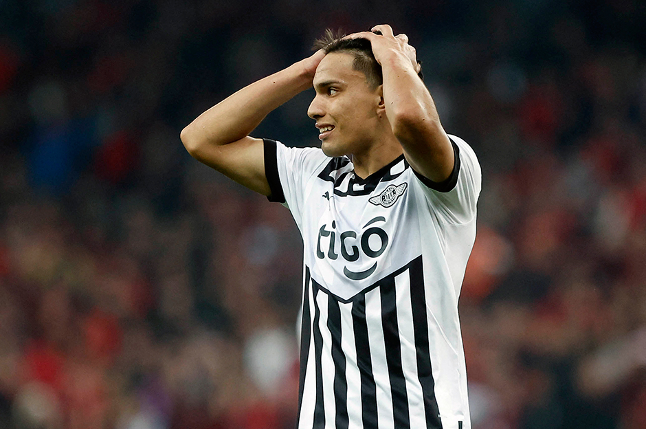 Kulübüne bildirdi: Galatasaray'a transfer olmak istiyor