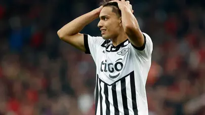 Kulübüne bildirdi: Galatasaray'a transfer olmak istiyor