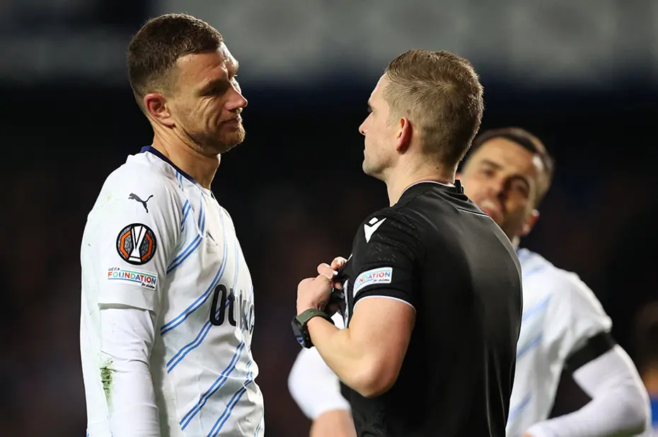 İlker Yağcıoğlu "Rezil" dedi ve Fenerbahçe'nin elenmesindeki asıl suçluyu işaret etti - 4 İlker Yağcıoğlu "Rezil" dedi ve Fenerbahçe'nin elenmesindeki asıl suçluyu işaret etti - 4