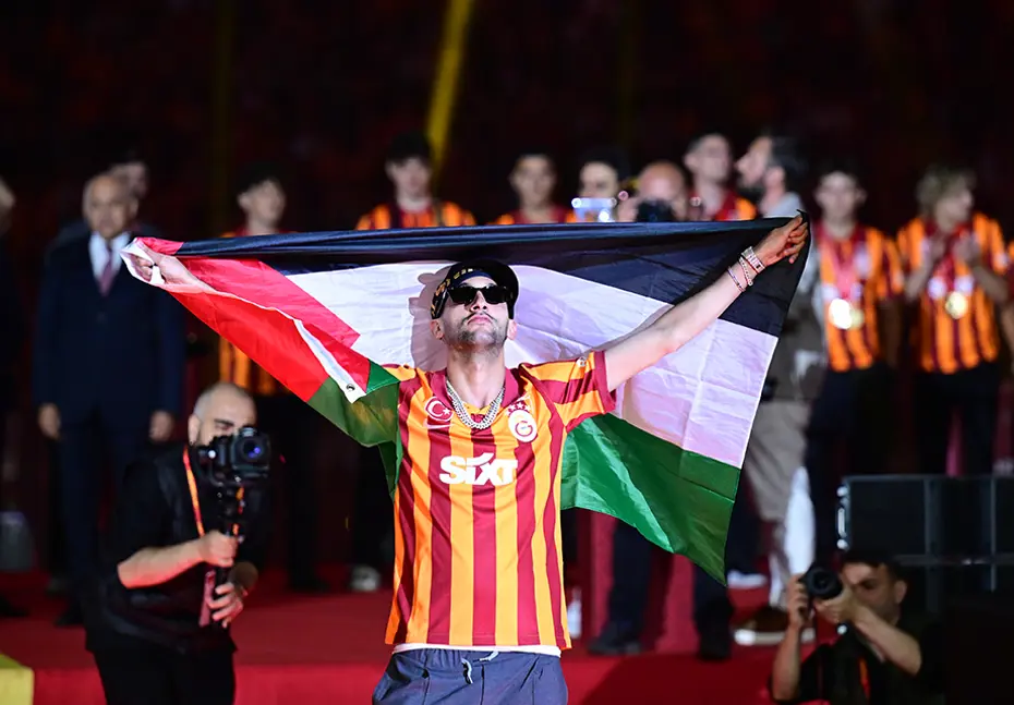 Görkemli kutlama: Şampiyon Galatasaray kupalarına kavuştu - 48 Görkemli kutlama: Şampiyon Galatasaray kupalarına kavuştu - 48