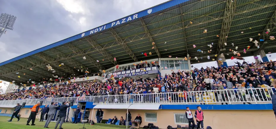 Sırbistan Ligi'nde depremzede çocuklar için oyuncak toplandı - 6