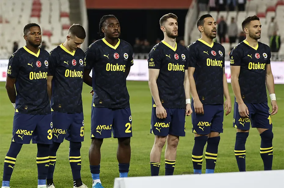 Fenerbahçe'de Mourinho etkisi: Ayrılık planları rafa kalktı - 5