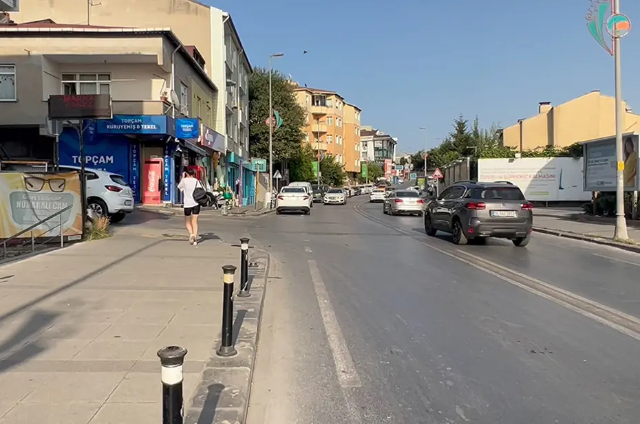 Umut Meraş'ın yaptığı kaza böyle görüntülendi - 6 Umut Meraş'ın yaptığı kaza böyle görüntülendi - 6