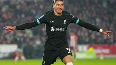 Darwin Nunez'den duble: Liverpool uzatmalarda golcüsüyle kazandı