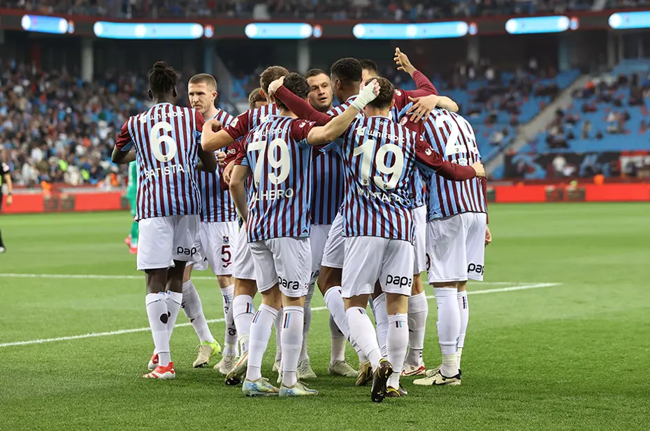 Süper Lig'de Karadeniz derbisi: Trabzonspor - Rizespor maçı ne zaman, saat kaçta, hangi kanalda?(İlk 11'ler) - 7