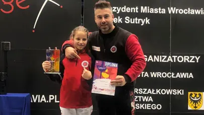 Eskrimci Derin Taşpınar Polonya’da şampiyon oldu