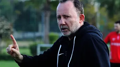 Sergen Yalçın'dan canlı yayında şok hareket: Rejiden hemen uyarı geldi