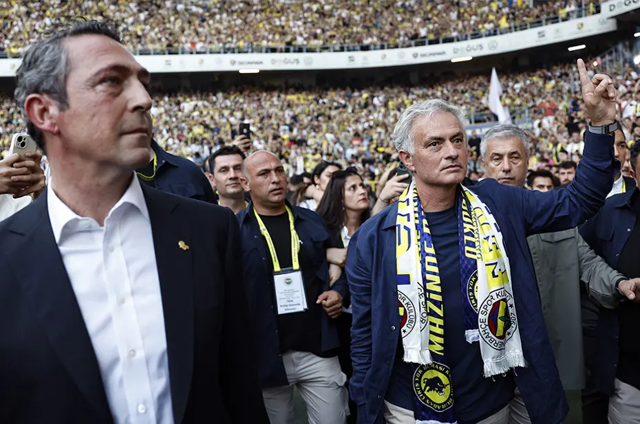 Jose Mourinho görüşme odasına: Fenerbahçe radikal kararların eşiğinde - 5