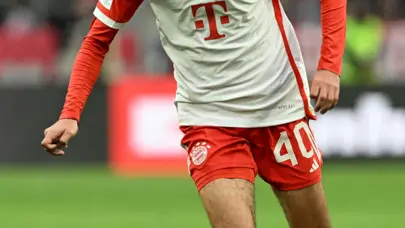 Noussair Mazraoui kimdir, kaç yaşında ve hangi takımlarda oynadı? Noussair Mazraoui başarıları ve istatistikleri