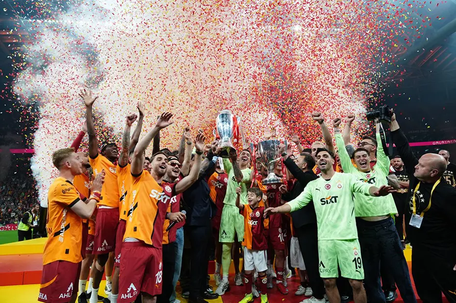 Galatasaray şampiyonluğu taraftarlarıyla kutladı - 11
