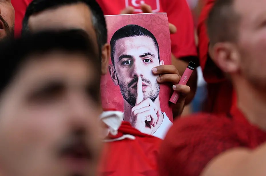 Merih Demiral sahaya çıktı: Taraftarlardan büyük destek - 10