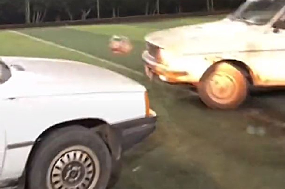 İZLE | Şanlıurfa'da arabalarla futbol oynadılar: Gerçek hayatta Rocket League