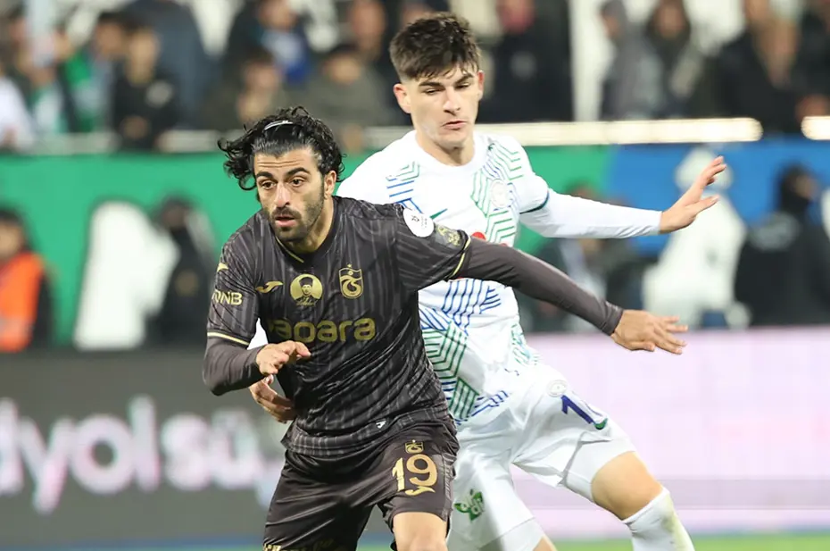 Trabzonspor'da kadro dışı bırakılan 4 futbolcuda dikkat çeken detay - 10 Trabzonspor'da kadro dışı bırakılan 4 futbolcuda dikkat çeken detay - 10