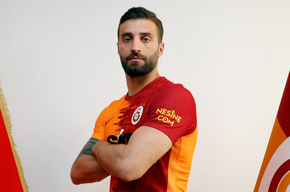 Alpaslan Öztürk imzayı attı