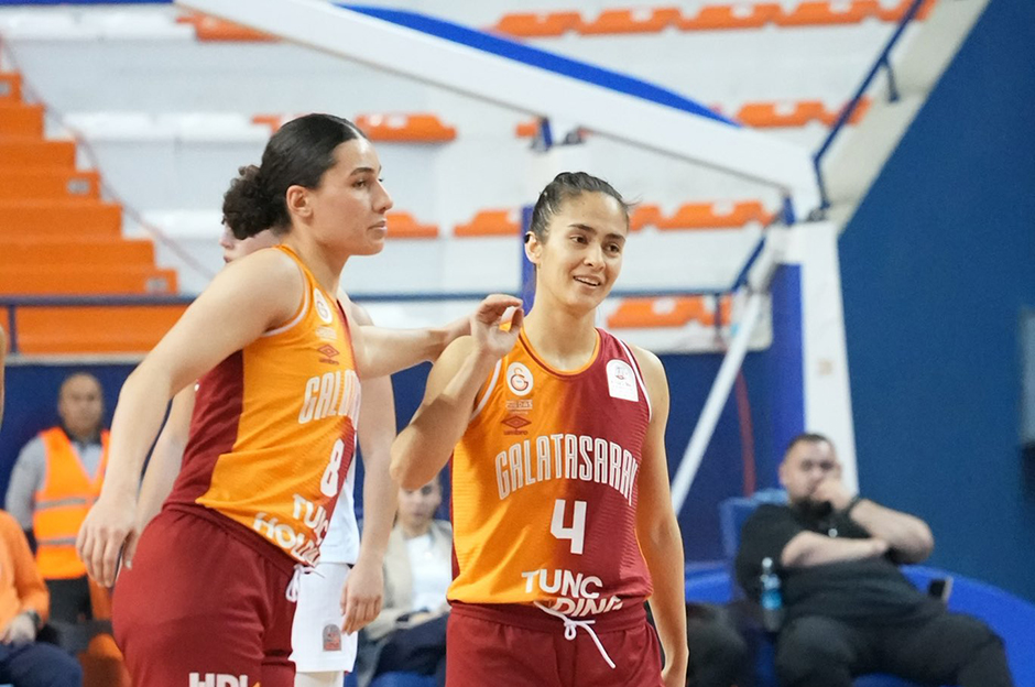 Galatasaray normal sezonu galibiyetle tamamladı