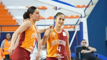 Galatasaray normal sezonu galibiyetle tamamladı