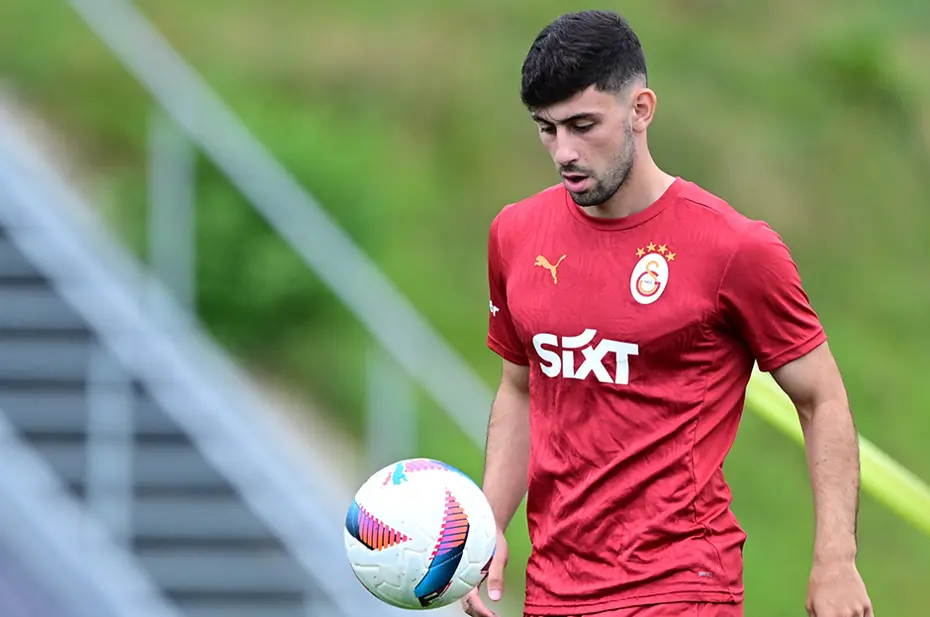 Arda Turan imdada yetişti: Galatasaray'ın büyük yatırım yaptığı ismi istiyor - 4 Arda Turan imdada yetişti: Galatasaray'ın büyük yatırım yaptığı ismi istiyor - 4