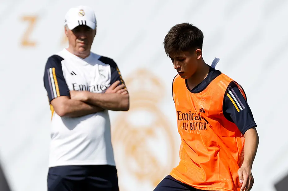 Bambaşka bir Arda Güler! Sahada, soyunma odasındaki utangaç halinden eser kalmıyor - 2