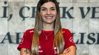 A Milli kaleci Selda Akgöz'den taraftarlara destek çağrısı