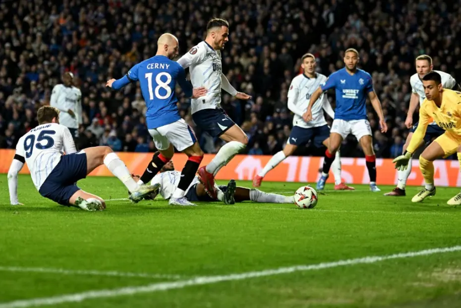 İlker Yağcıoğlu "Rezil" dedi ve Fenerbahçe'nin elenmesindeki asıl suçluyu işaret etti - 9 İlker Yağcıoğlu "Rezil" dedi ve Fenerbahçe'nin elenmesindeki asıl suçluyu işaret etti - 9