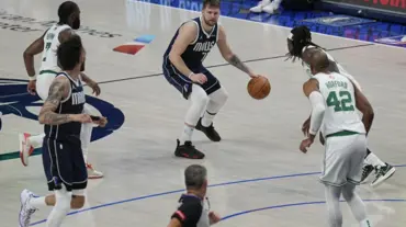 Mavericks, Celtics'in şampiyonluk hayallerine ket vurdu: Seriye tutundular