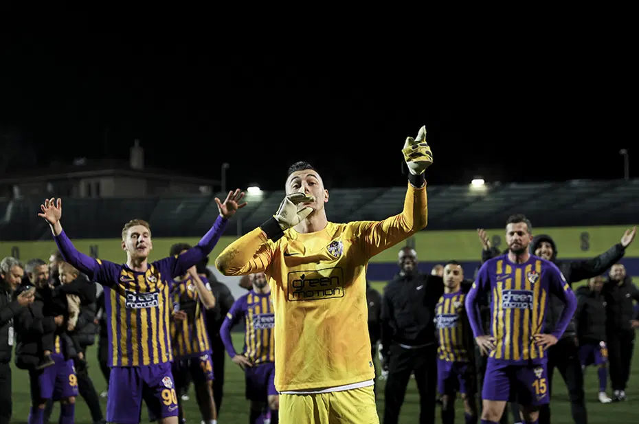 Galatasaray'dan Berke Özer için son karar: Muslera'dan eldivenleri alacak mı? - 5 Galatasaray'dan Berke Özer için son karar: Muslera'dan eldivenleri alacak mı? - 5
