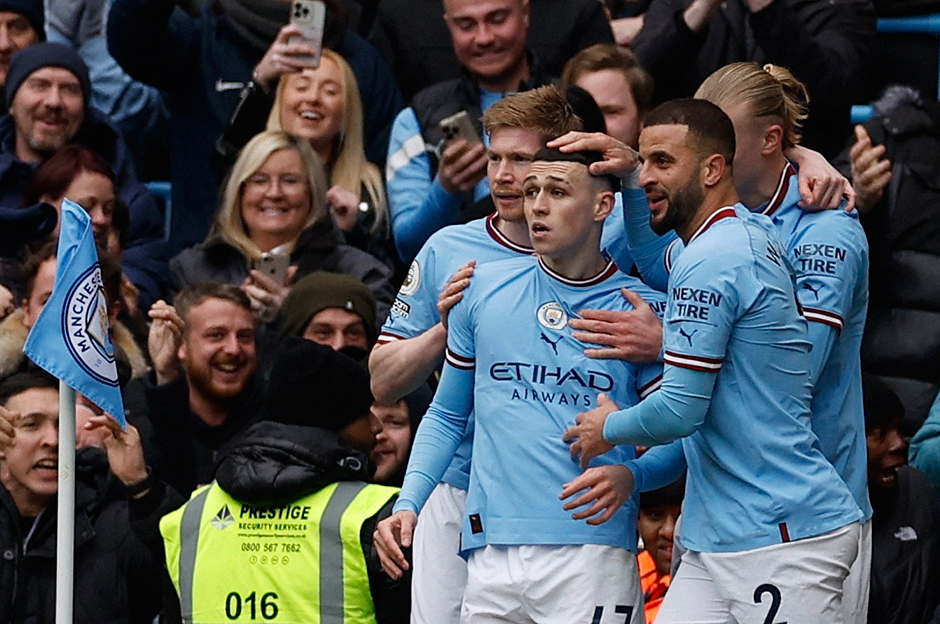 Manchester City, Premier Lig'de yakın takibi sürdürüyor