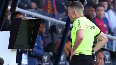 VAR'da yeni dönem: FIFA, Dünya Kupası'nda hayata geçirecek