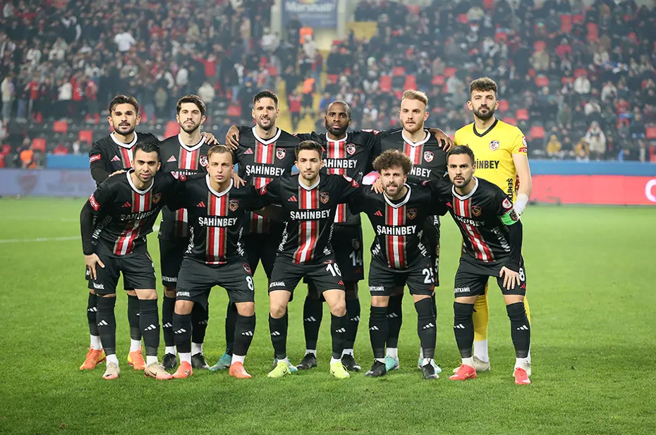 Süper Lig'de 17 haftanın seyirci raporu: Zirvede hangi takım var? - 12