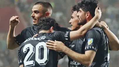 İran'da şampiyon olan Traktör taraftarları İstanbul'da kutlama yaptı