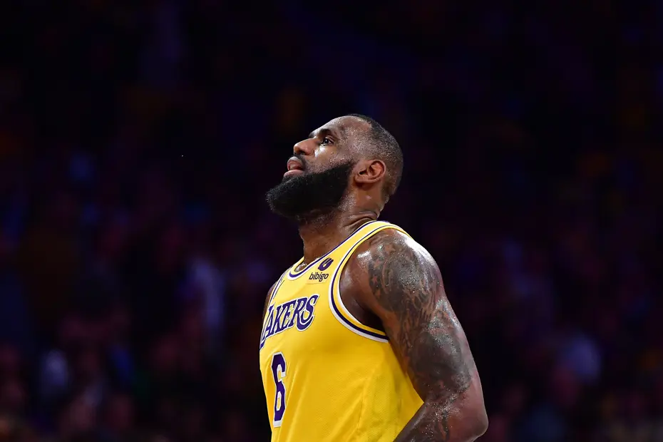 LeBron James'in rekor kırdığı maçta Lakers uzatmada kazandı - 2