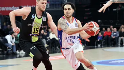 Anadolu Efes'ten sezonun 10. galibiyeti