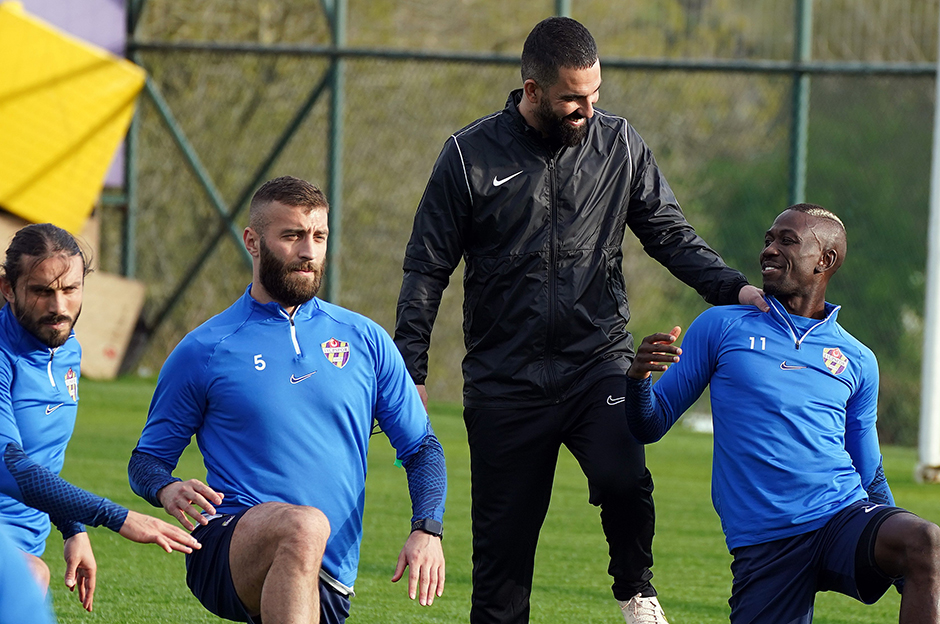 Göztepe - Eyüpspor maçı hangi kanalda, ne zaman, saat kaçta canlı yayınlanacak?