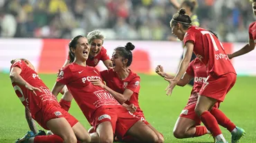 SON DAKİKA: Fenerbahçe Petrol Ofisi'ni yenen ABB Fomget, Turkcell Kadınlar Futbol Süper Ligi'nde şampiyon oldu
