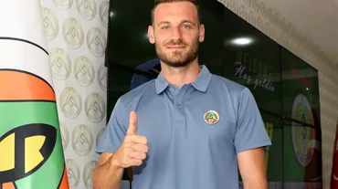 Alanyaspor'a Kosovalı stoper; 3 yıllık imzayı attı