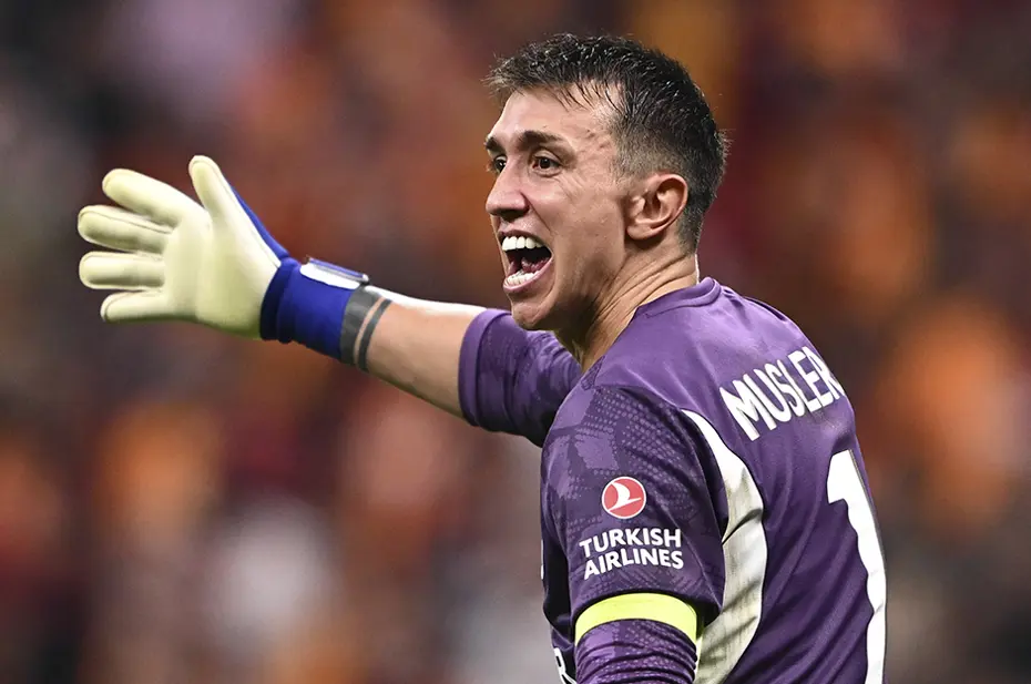Galatasaray'da bir devrin sonu: Muslera'nın yeni takımını açıkladılar - 4