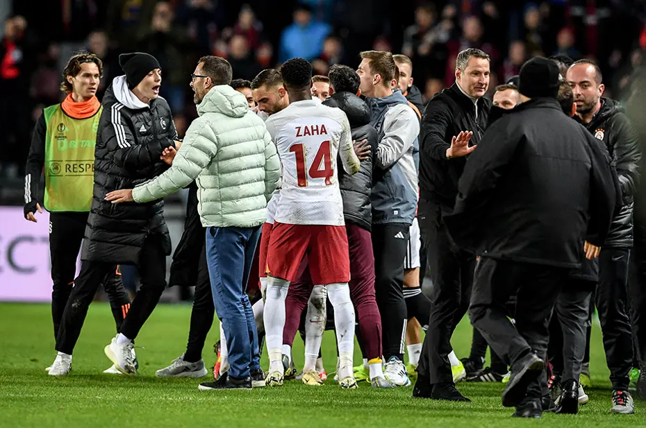 Galatasaray maçı Çekya'da manşetlerde: "Sparta Prag Türklere gerçek futbol cehennemini gösterdi" - 8