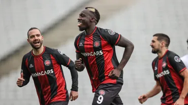 Mbaye Diagne, Enner Valencia'ya meydan okudu