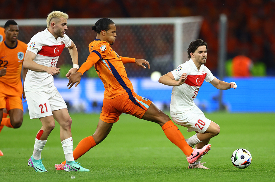 Avrupa, Hollanda-Türkiye maçını konuşuyor: 3 futbolcumuza övgü: "Mücevher gibi"