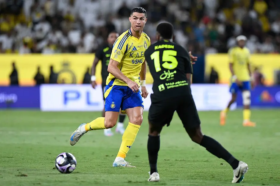 Dev maçta Cristiano Ronaldo'dan takım arkadaşlarına olay hareket - 4